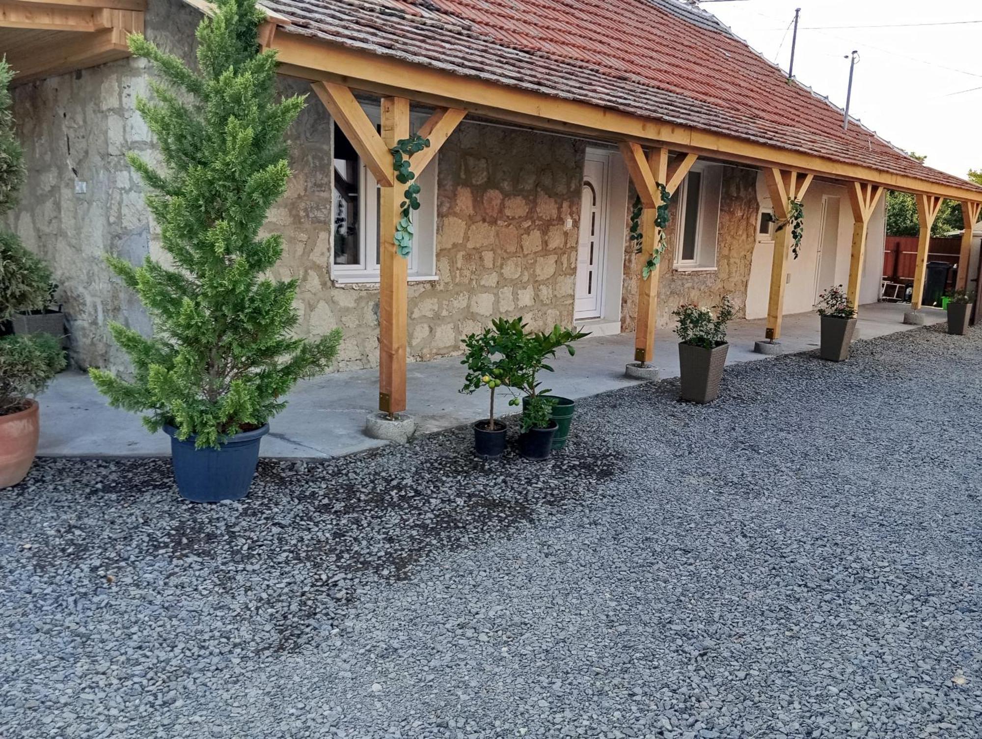 Poroszló Stone Vendeghaz Tisza-To 아파트 외부 사진